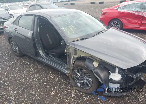 2024 Hyundai Elantra Sel z USA, uszkodzony, nr VIN KMHLM4DG4RU689798